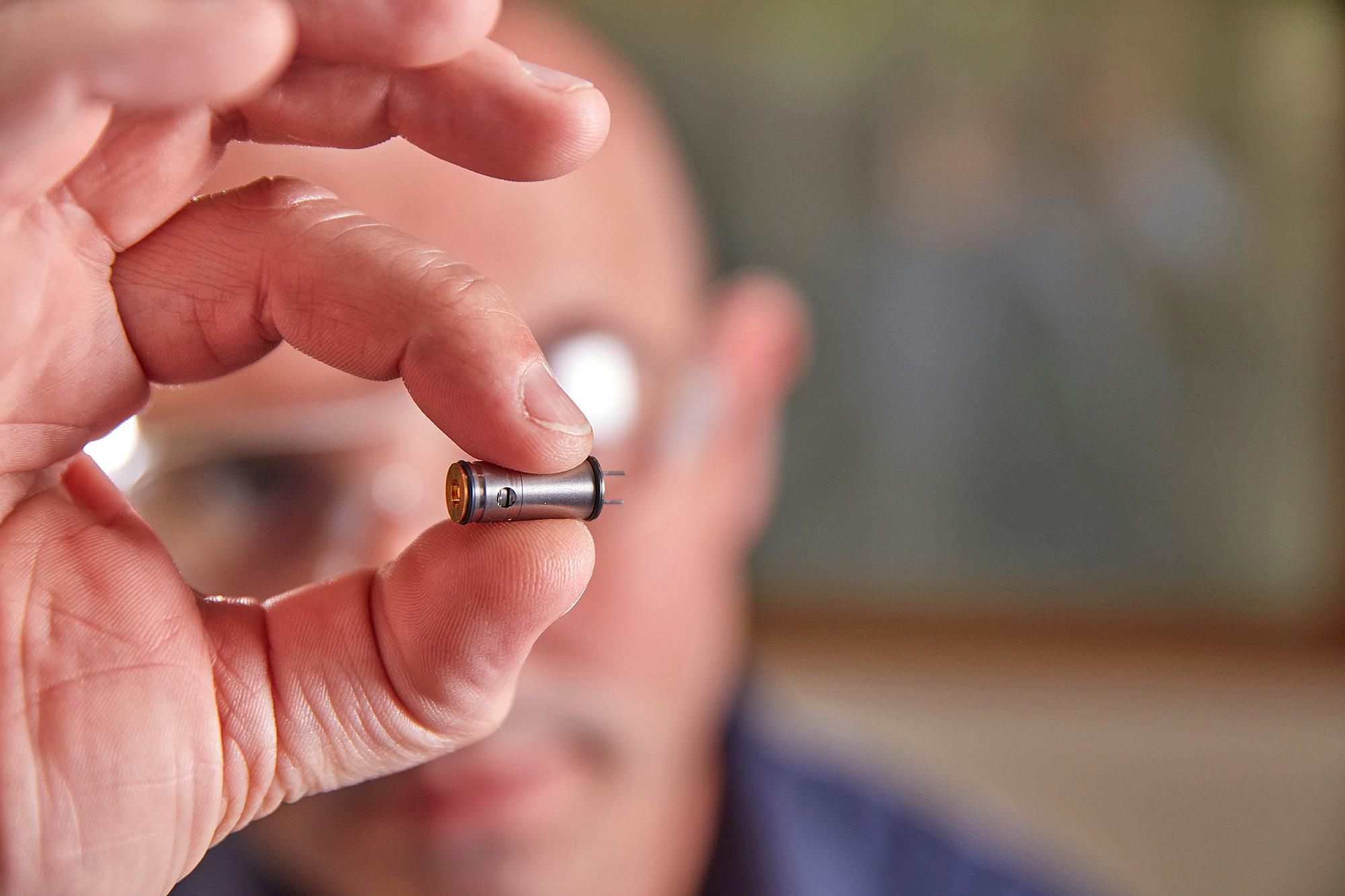 miniature precision solenoid valve